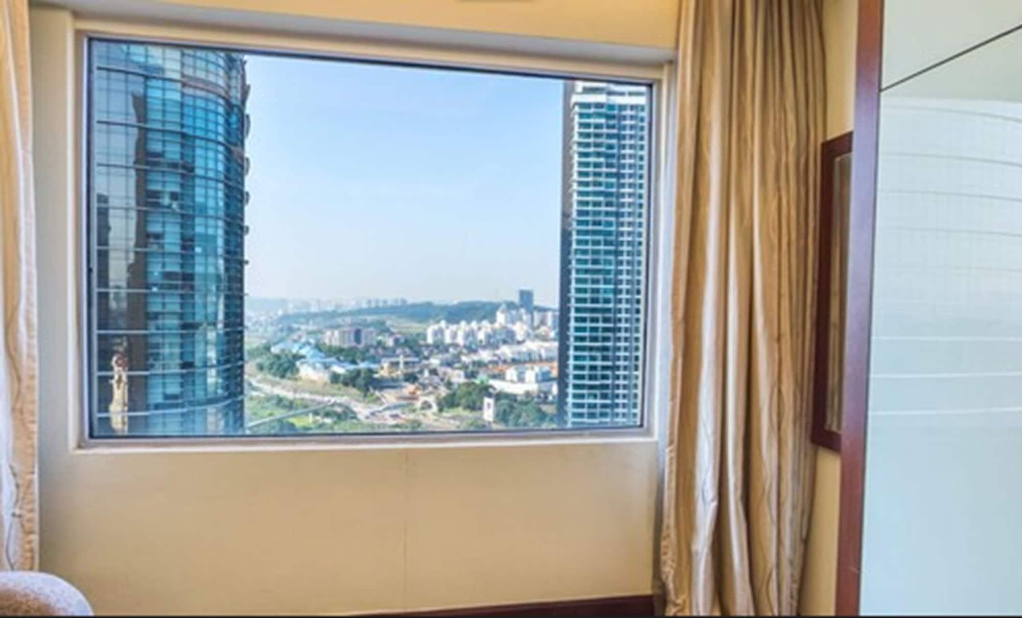 St Giles Gardens Hotel Куала-Лумпур Экстерьер фото View from a guest room