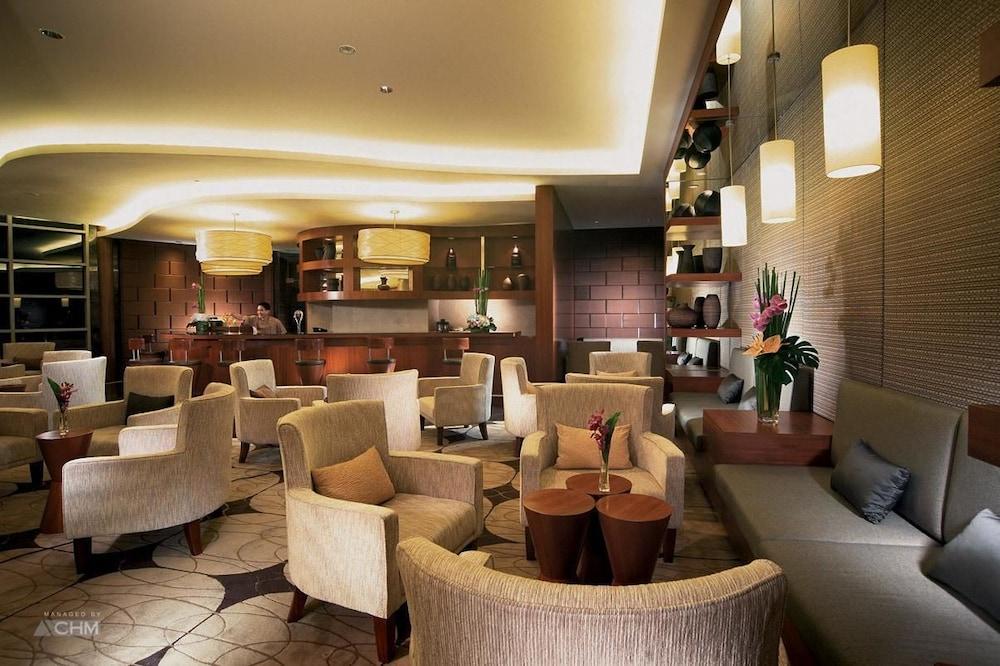 St Giles Gardens Hotel Куала-Лумпур Экстерьер фото The lounge at the airport